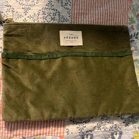 Sezane Handbags - New Sézane zippered pouch